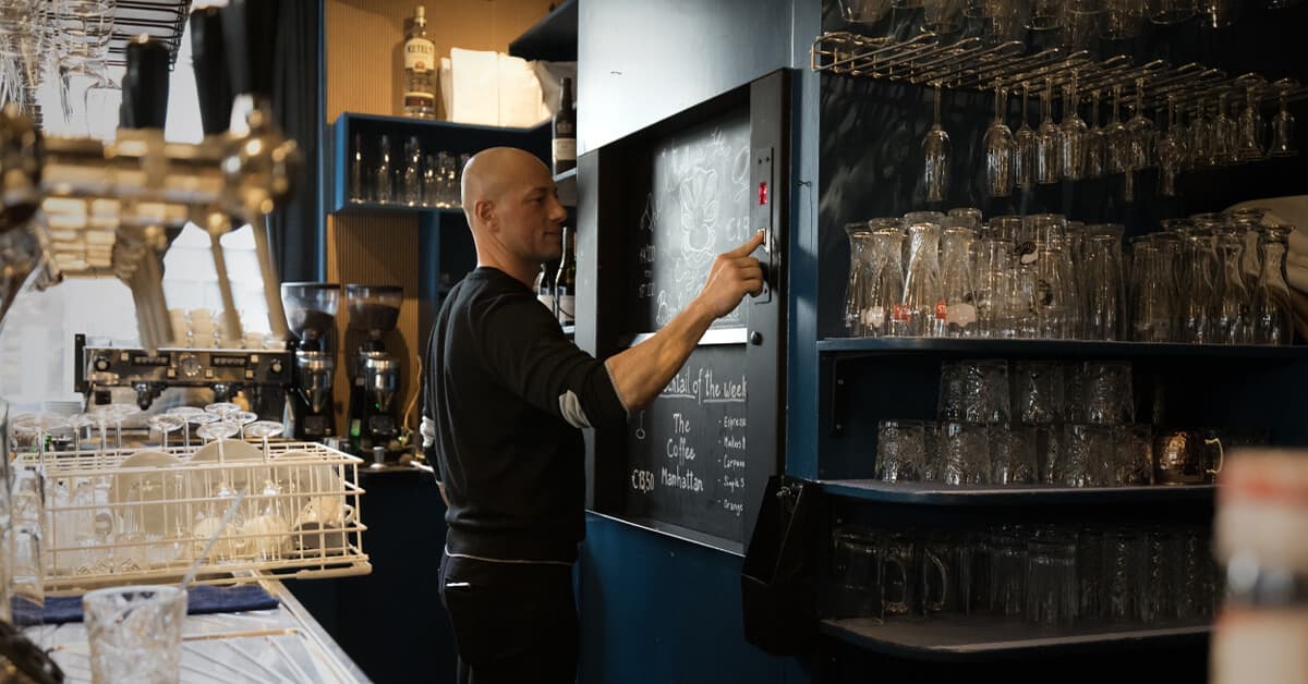 Café Banka - feautured image - kleingoederenlift - horecalift - 1200x628px